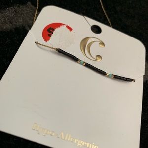 GOLD NECKLACE-CHARMING CHARLIE’S